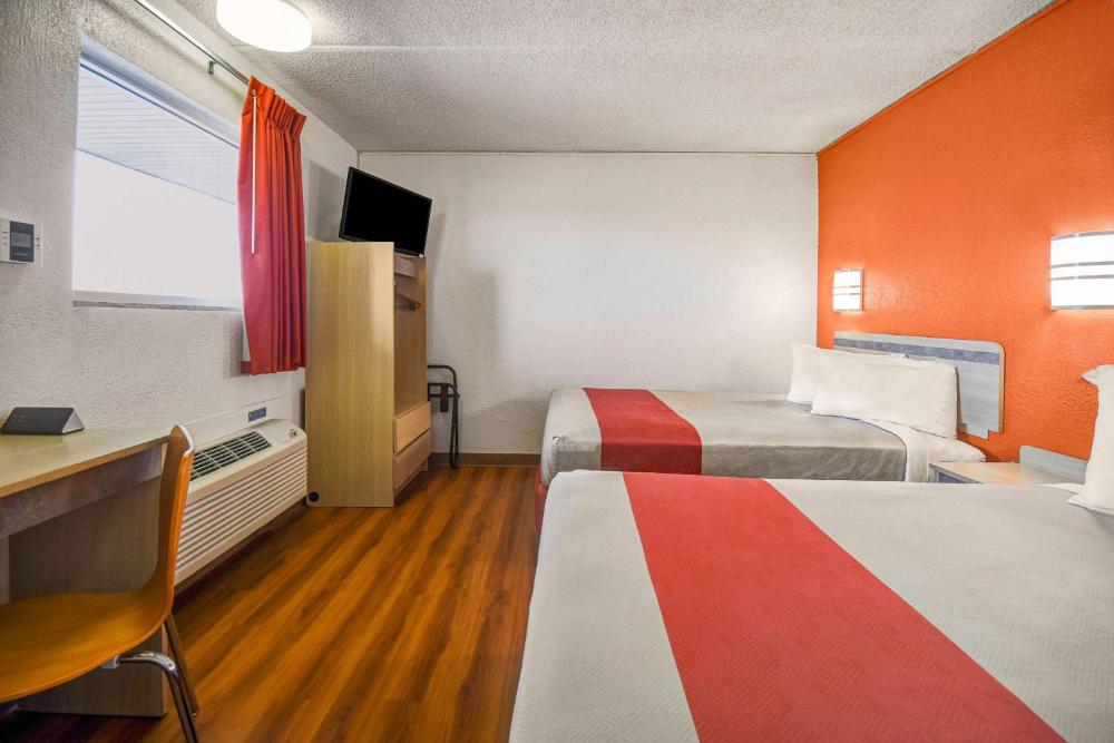 Quadruple Room - Disability Access - Roll in Shower interior